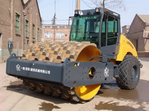 Single Drum Vibratory Roller